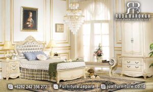 Tempat Tidur Mewah Klasik Vicenza Rangka Kokoh FS1369 terbuat dari kayu jati dengan finishing duco, hadir elegan dan fungsional untuk tidur dan penyimpanan.