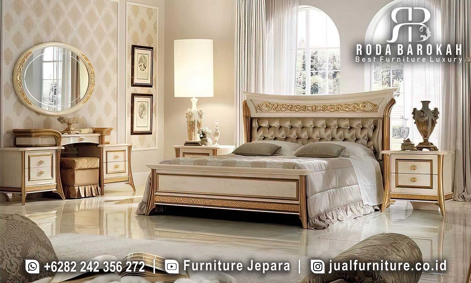 Jual Bufet Tv Minimalis Modern Brescia Ukiran Detail BT-053 4 Tempat Tidur Mewah Lusso Nyaman Digunakan FS1425 dari kayu jati dengan finishing gold doff dan busa jok high density foam, sempurna untuk nuansa elegan dan modern.