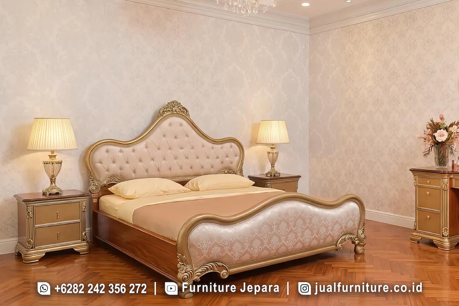 Desain Tempat Tidur Mewah Ukir Aksen Emas FS1515
