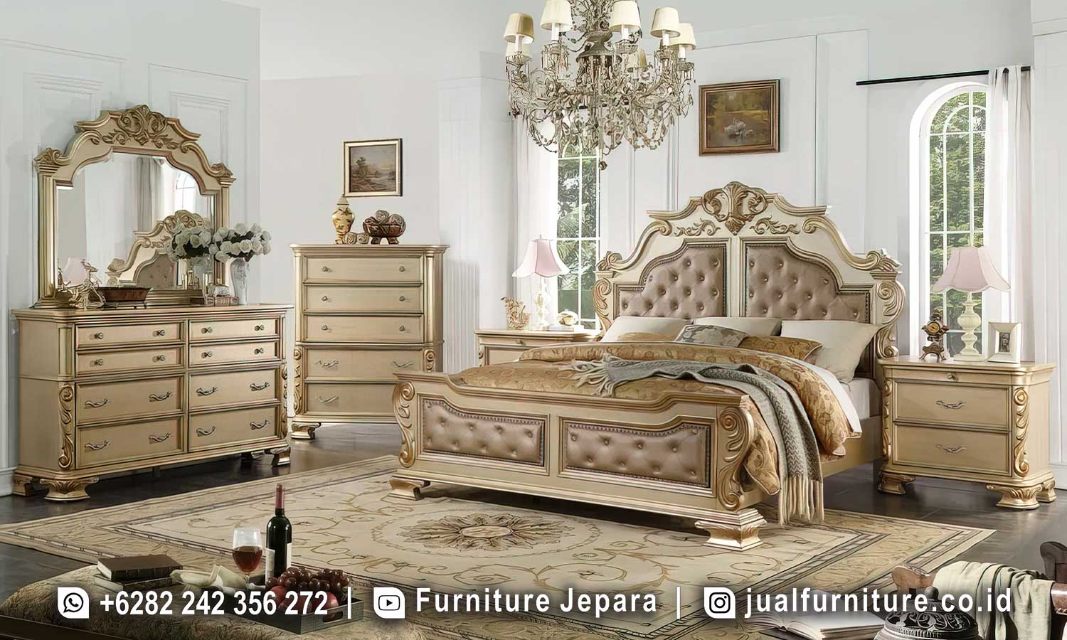 Set tempat tidur pengantin mewah champagne FS1480 lengkap dengan ranjang headboard ukir tufting, nakas ukir, chest of drawer 5 laci, dan meja rias 8 laci dengan cermin ukir besar.