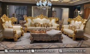 Set sofa tamu mewah megah FS1473 lengkap dengan sofa 3 dudukan, sofa 2 dudukan, single chair, dan meja tamu ukir dengan top marmer bingkai silver.