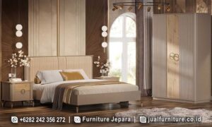 Set kamar tidur mewah Japandi modern FS1468 lengkap dengan ranjang headboard channel tufting vertikal velvet greige, kaki ramping gold brass, 2 nakas fluted panel, dan lemari 2 pintu fluted panel gold handle.