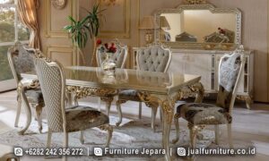 Set meja makan mewah neoklasik FS1482 lengkap dengan meja makan top kaca kaki cabriole ukir, enam kursi makan motif berbeda, dan sideboard dengan cermin ukir besar.