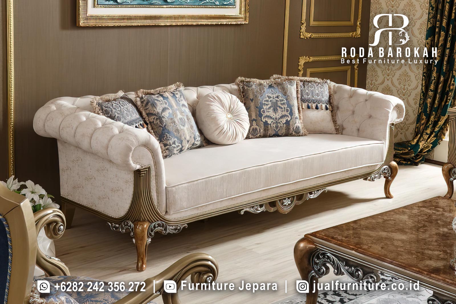 Set sofa tamu ukir mewah FS1500 lengkap dengan sofa krem tufting, sofa biru navy motif, single chair motif floral, dan meja tamu ukir top marmer bertumpuk.